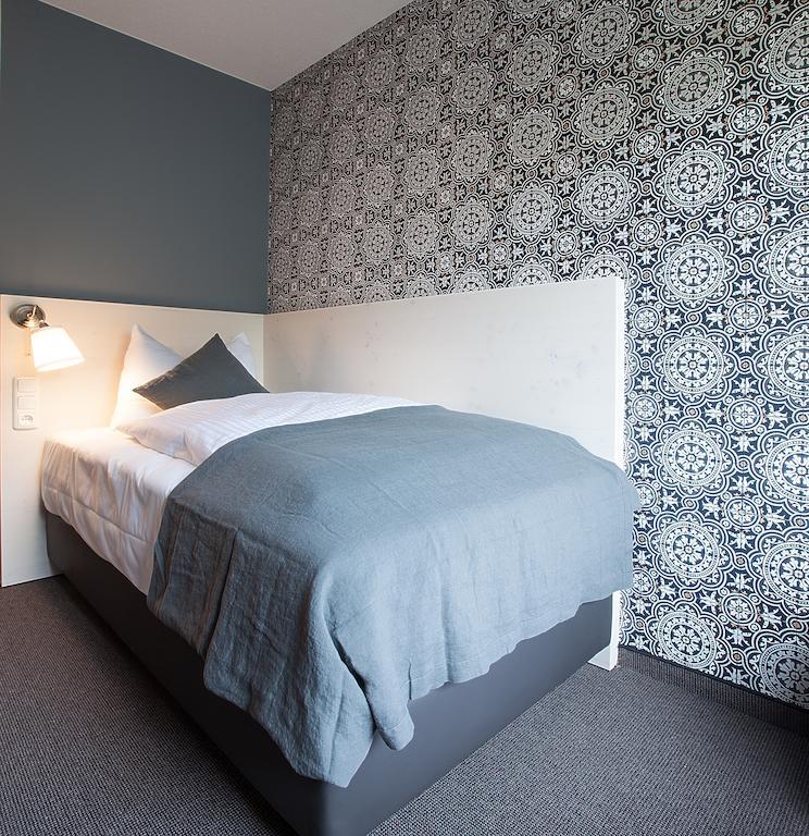 Alpengluehen Smart Hotel Olching Room photo